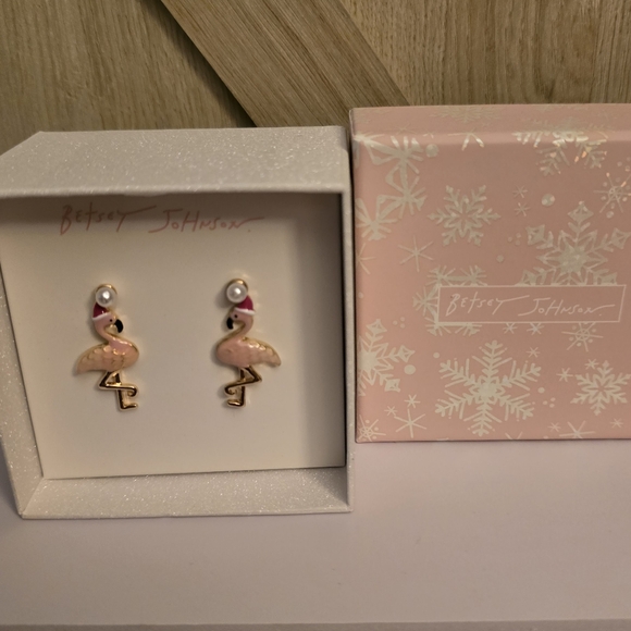 Betsey Johnson Santa Flamingo Earrings! - Picture 6 of 13